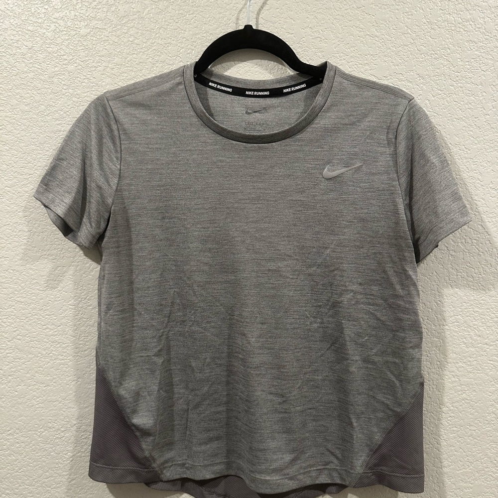 Nike Gray Short Sleeve T-Shirt